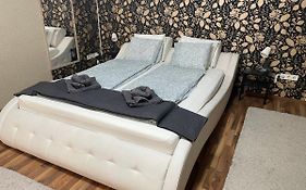 Lovely Apartment On Raday Corso